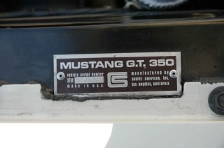 Illustration for article titled $875,000 1965 Shelby GT 350 R Mustang Most Expensive Craigslist Car Sale Ever?